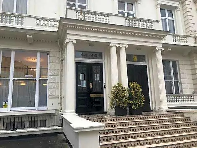 Hostel Leinster House  London